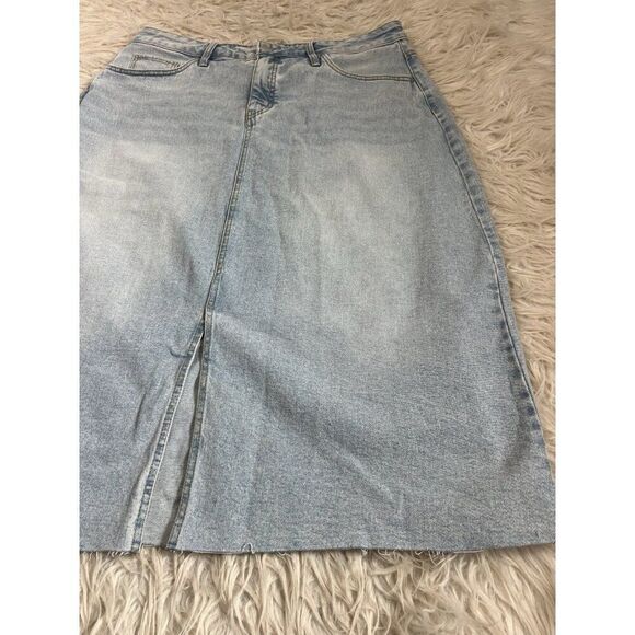 Ava & Viv Woman's Mid Rise Relaxed Fit A Line Denim Skirt Stretch Light Wash 16 - Picture 10 of 11